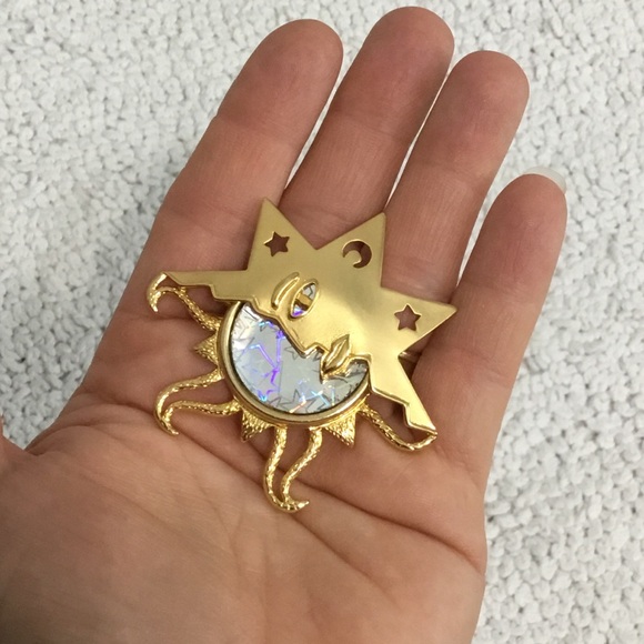 Vintage Goldtone Sun Face with Holographic Stars Brooch Pin 80’s - Picture 5 of 6